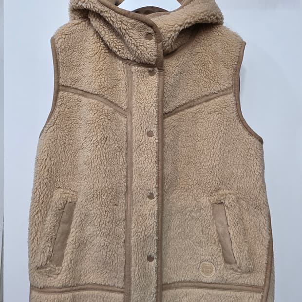 써스데이 아일랜드 후드 후리스 조끼