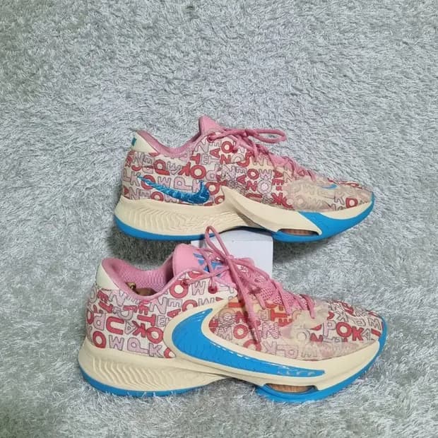 310 나이키 줌 프릭4 페일 바닐라 코랄 농구화 a3