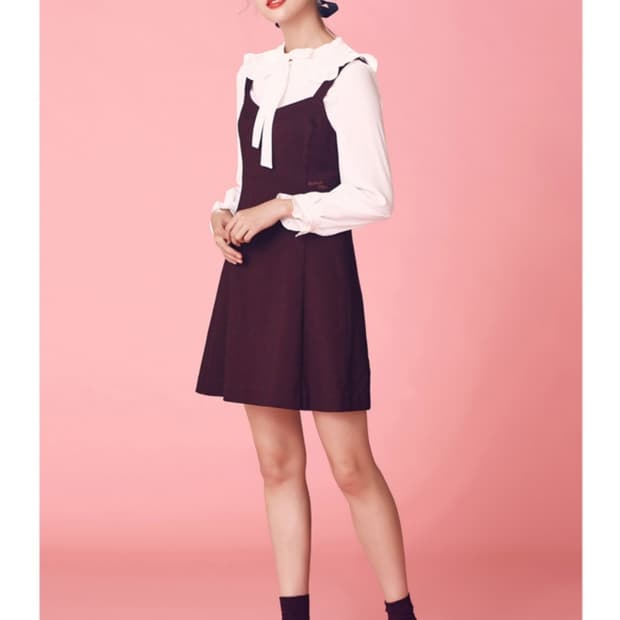 로엠 디즈니 콜라보 원피스 버건디 미니원피스