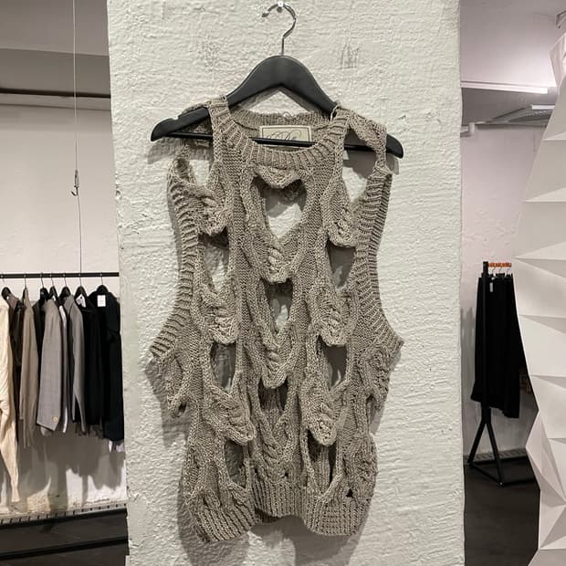  필링스 하트 니트 베스트