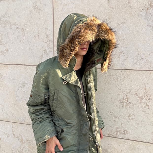 “Alpha indusries N-3b” Fur Parka