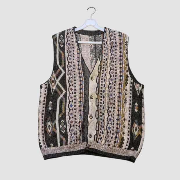 FREE. 기하학패턴 니트조끼