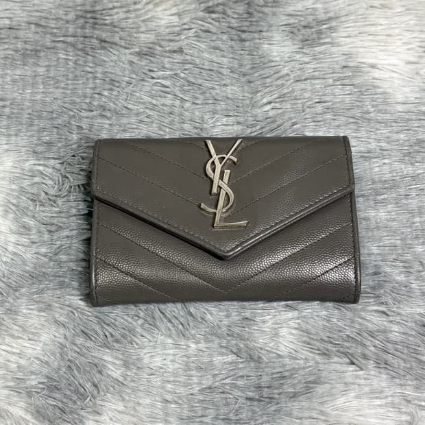 입생로랑 엔벨로프 반지갑 그레이