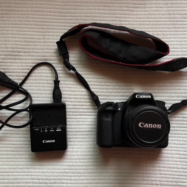 캐논 EOS 70D(18-55mm 렌즈/충전기 포함)