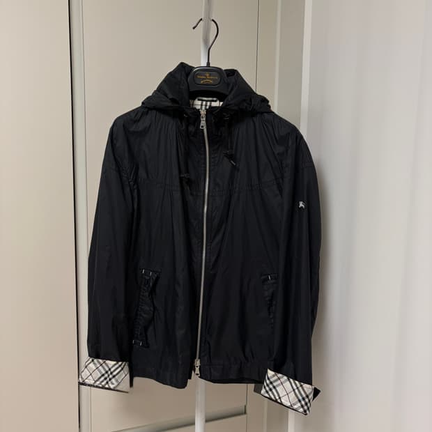 버버리 블랙 바람막이 봄 자켓