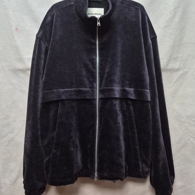 인사일런스 벨벳 블루종