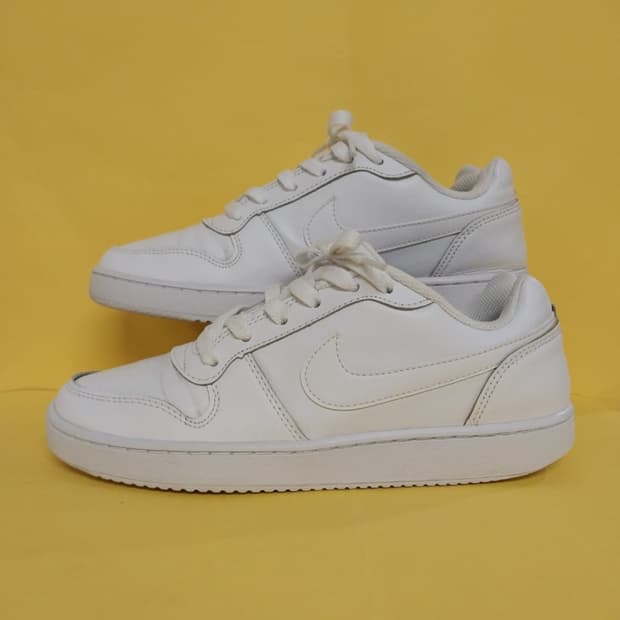 여성 나이키 에버논 로우 화이트 운동화 (250)