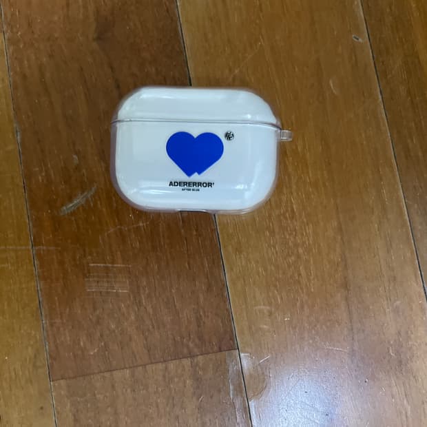 아더에러 트윈하트 에어팟 프로케이스 클리어 팝니다