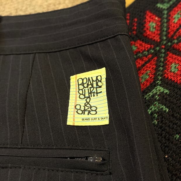 빔즈 SSZ BEAMS SSZ 세로 스트라이프 스트링 카브라 슬랙스 팬츠