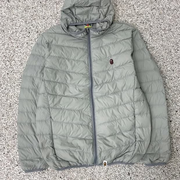 베이프 경량패딩