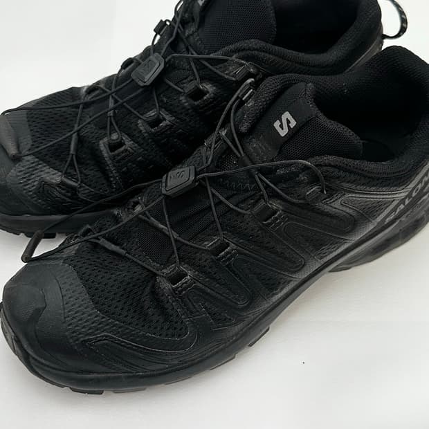 살로몬 XA PRO 3D V9