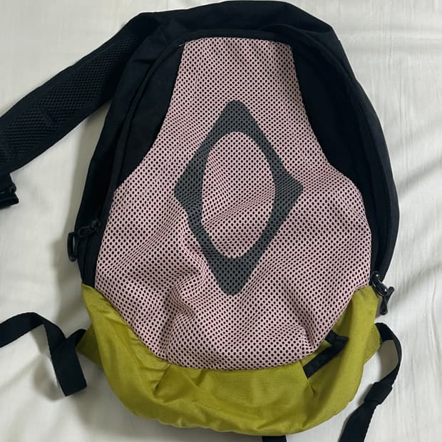 미스치프 롬버스 매쉬 백팩