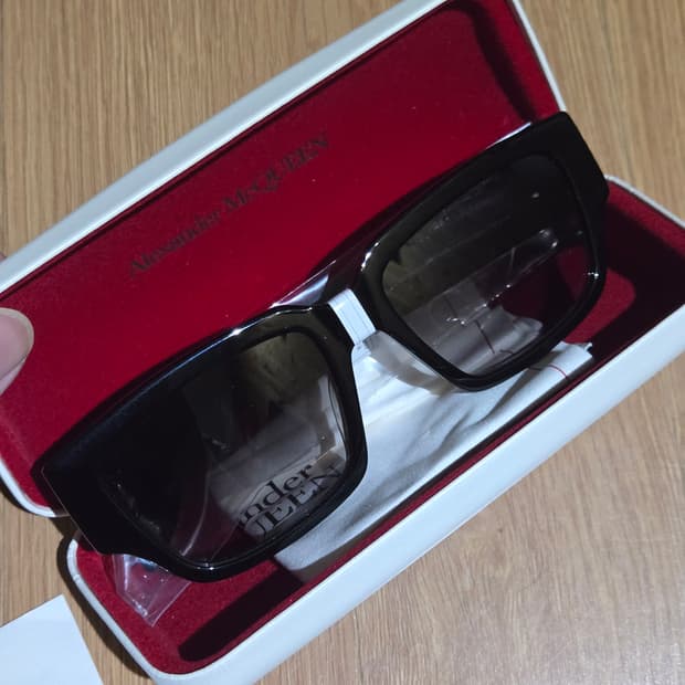 새상품) 알렉산더맥퀸 선글라스