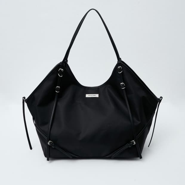 헬레네파리스 코니 벨티드 빅 숄더백 나일론 블랙