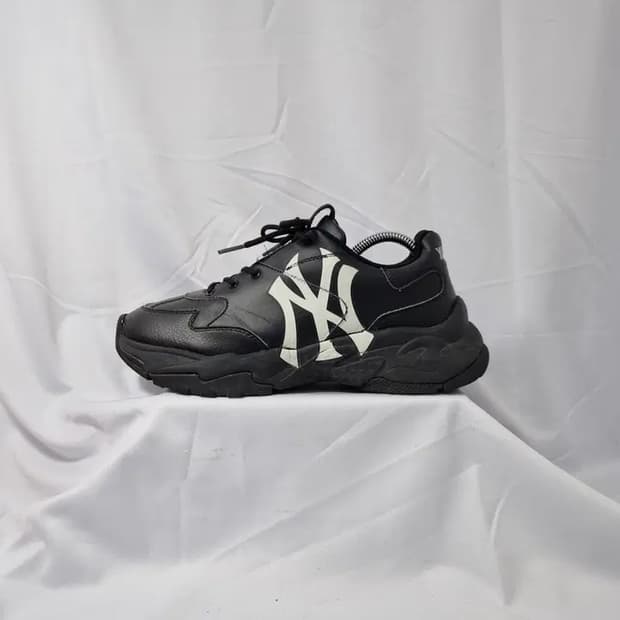 280 엠엘비 빅볼청키 뉴욕양키스 스니커즈 블랙