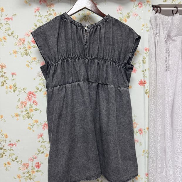 데님 셔링 슬리브리스