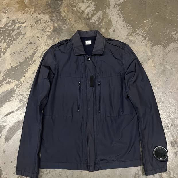 백화점판 CP컴퍼니 시계창 대왕 와펜 자켓 블랙