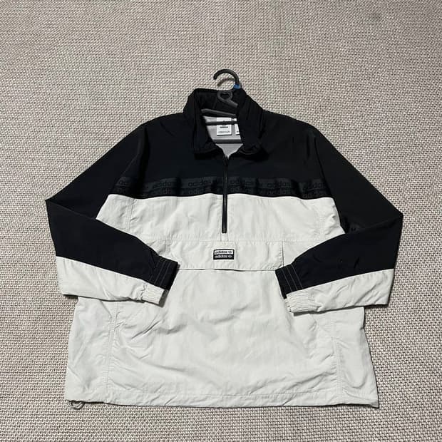 아디다스 우븐 아노락바람막이. 7637