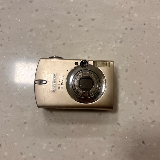 캐논 IXUS750