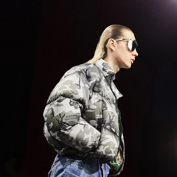 [세븐틴 착용] 셀린느 22AW 립스탑 카모 패딩