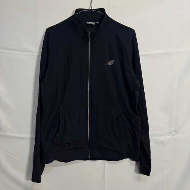 뉴발란스 스몰로고 바람막이 자켓