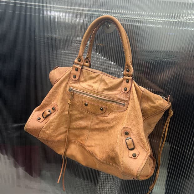 발렌시아가 모터백 미듐