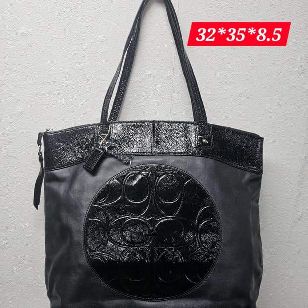 코치 가죽 블랙 로고 패턴 쇼퍼백
