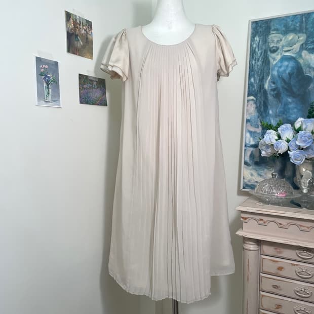 ivory pleats puff sleeve midi opc