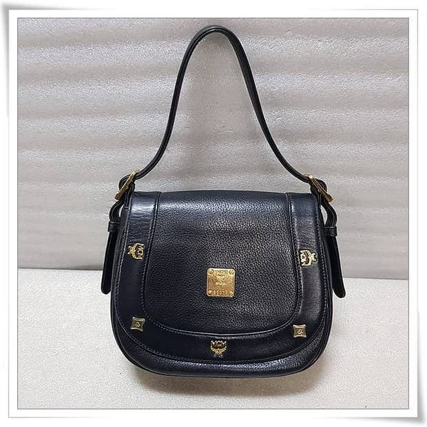 MCM 블랙 가죽 토트백 20x18x9cm