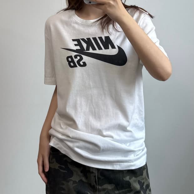 나이키 SB 빅로고 반팔 티셔츠