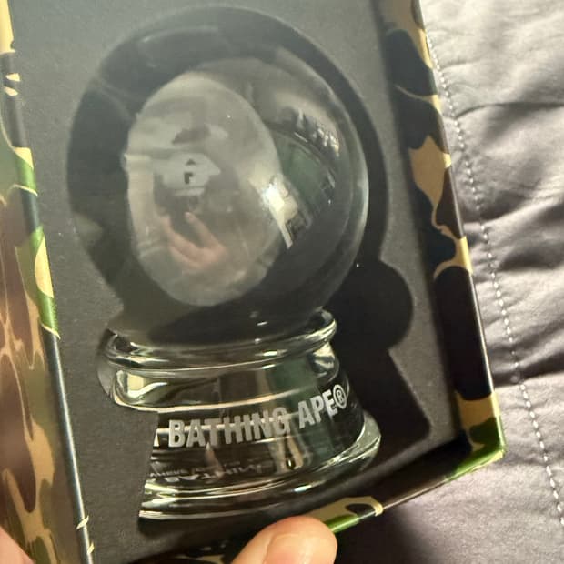 (새상품) 베이프 유리 장식 글로브 판매합니다.