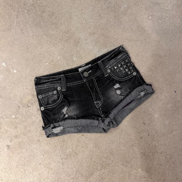 SPICY DENIM 스터드 숏츠