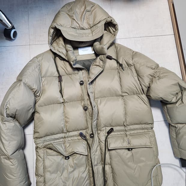 [100] 아웃스탠딩 카라코람 베이지 24fw