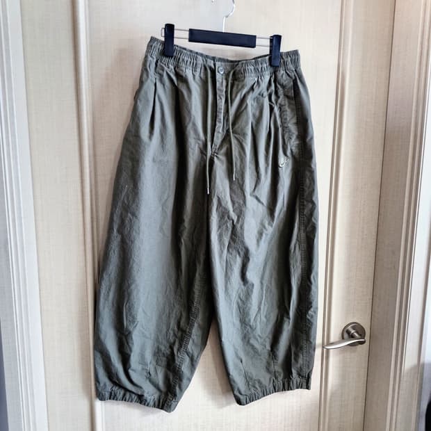 나이키 클럽 벌룬 팬츠 올리브 M사이즈