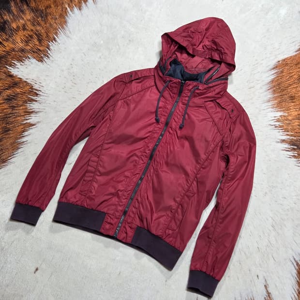 TBJ 버건디 락시크 바람막이 자켓