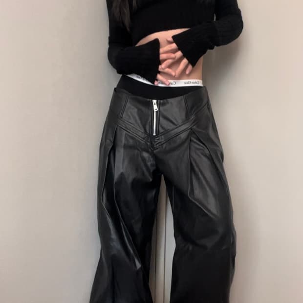 black crop knit sleeve