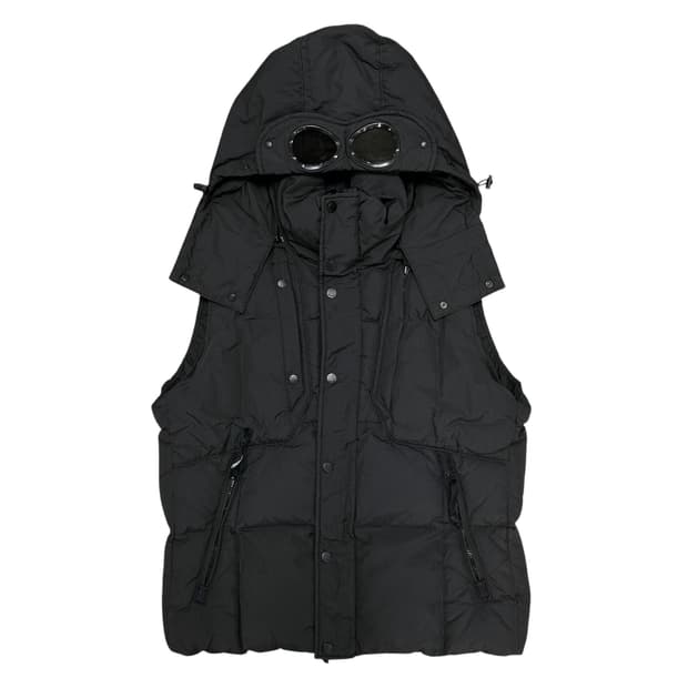 CP컴퍼니 덕다운 고글 패딩조끼(105)