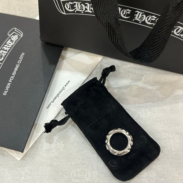 ChromeHearts Scrollband Ring