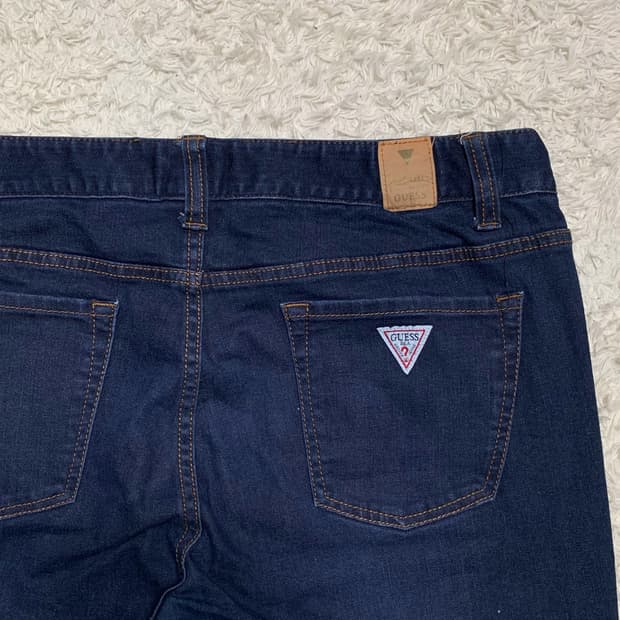 [37] 게스 테이퍼드핏 데님팬츠