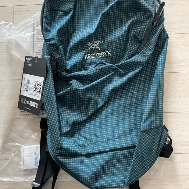 아크테릭스 컨실15 나이트스케이프 판매해요!