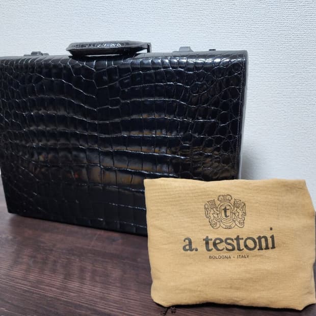 미사용) 정가 3300 a. testoni 테스토니 악어 가죽 가방 브리