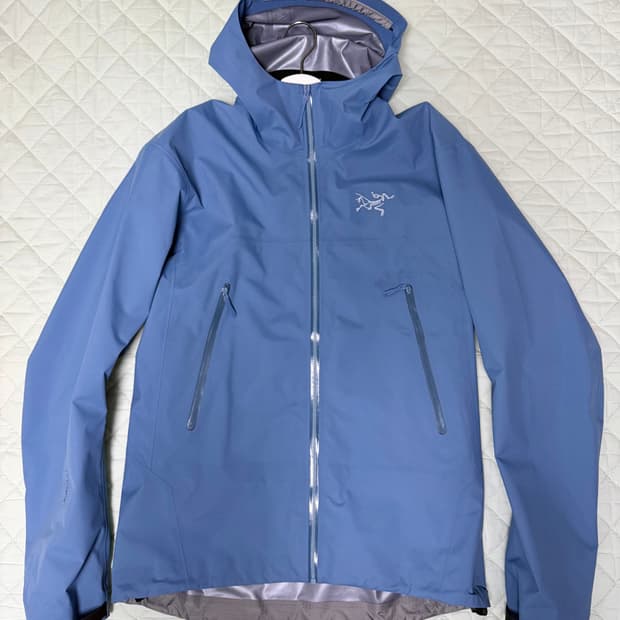 아크테릭스 자켓 베타lt 스톤워시 