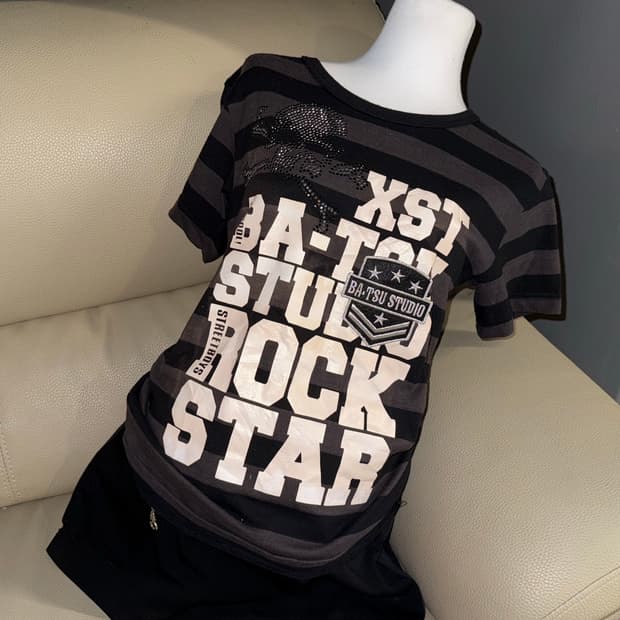 lettering & skull point stripe top