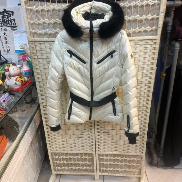 2/55-66 정품 몽클레어 그렉노블 패딩 팝니다