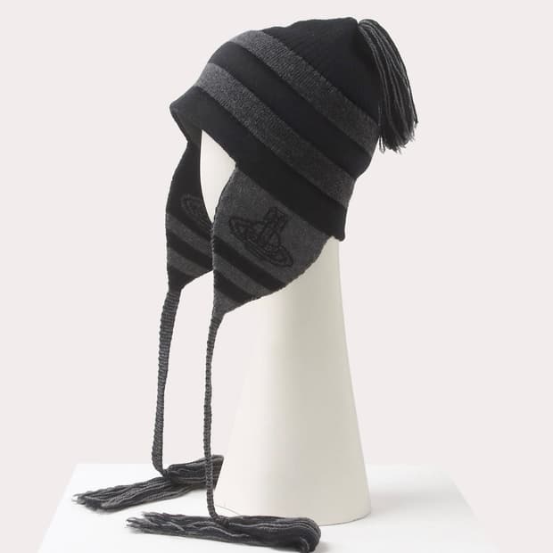 비비안웨스트우드 이어플랩 비니 모자