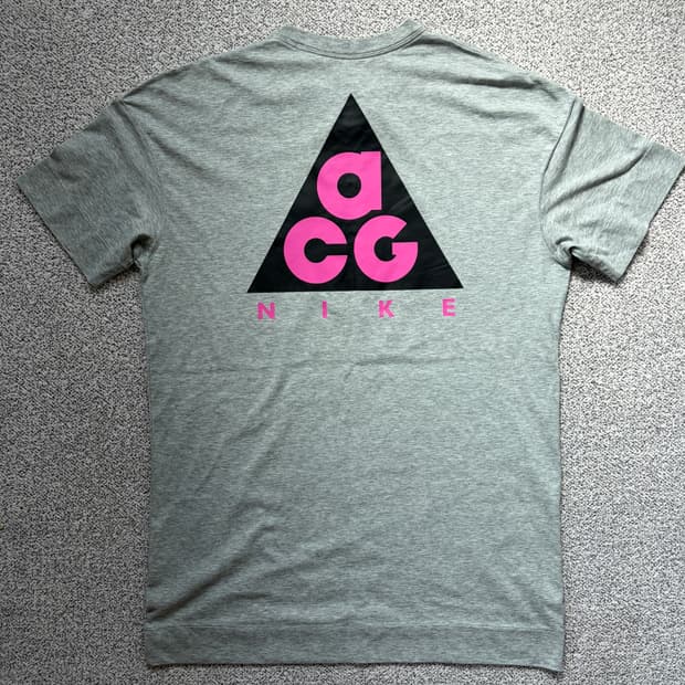 2018 나이키 ACG 그린 네오 티셔츠 다크 그레이 헤더 m
