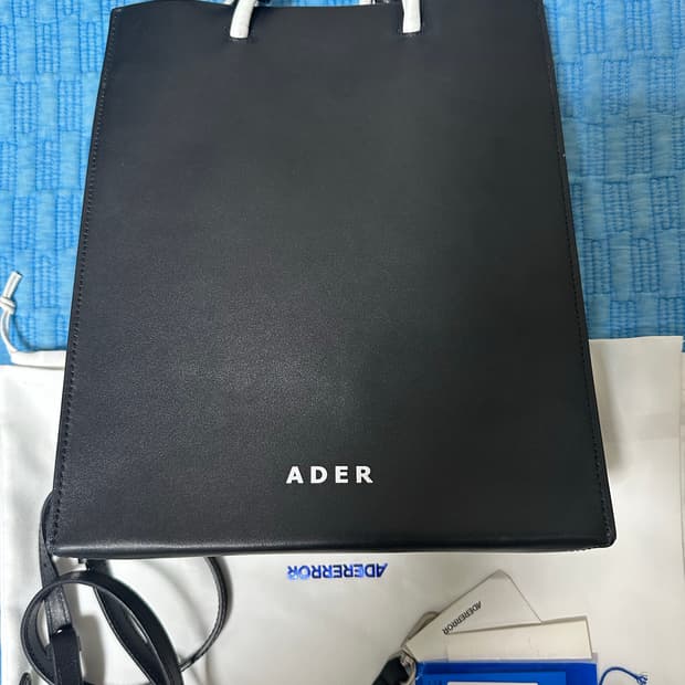 아더에러 쇼퍼백 블랙