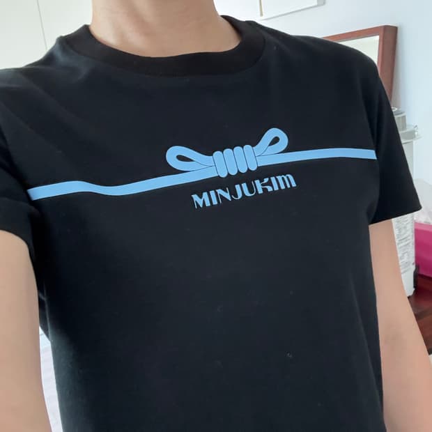 민주킴 반팔 티셔츠