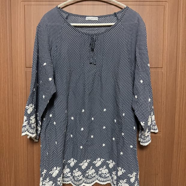 모리걸 하구미 일본 빈티지 네이비 펀칭 자수 도트 블라우스