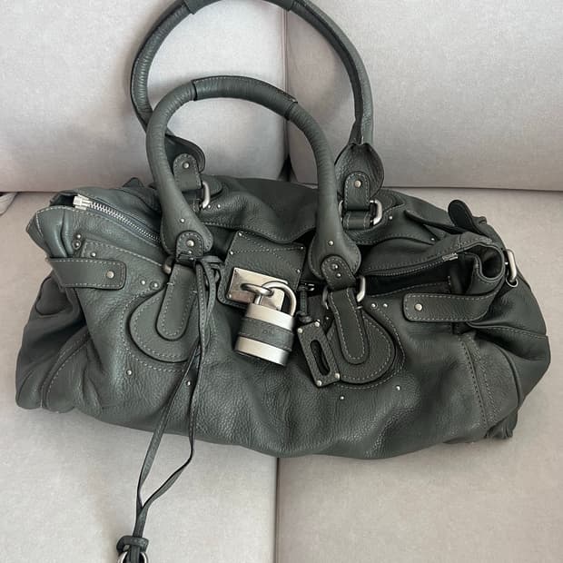 정품 끌로에 패딩턴백 라지 그레이카키색상 에토프 실버